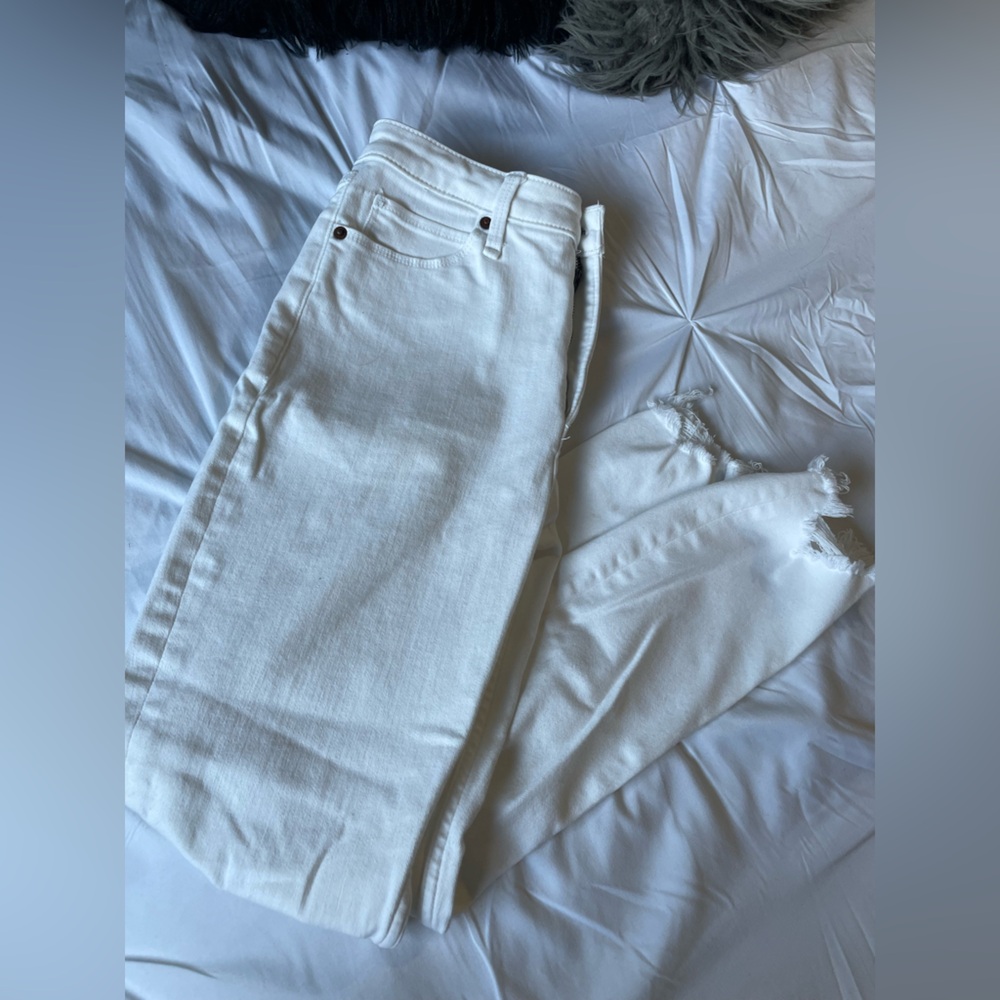 Abercrombie & Fitch white ripped skinny jeans